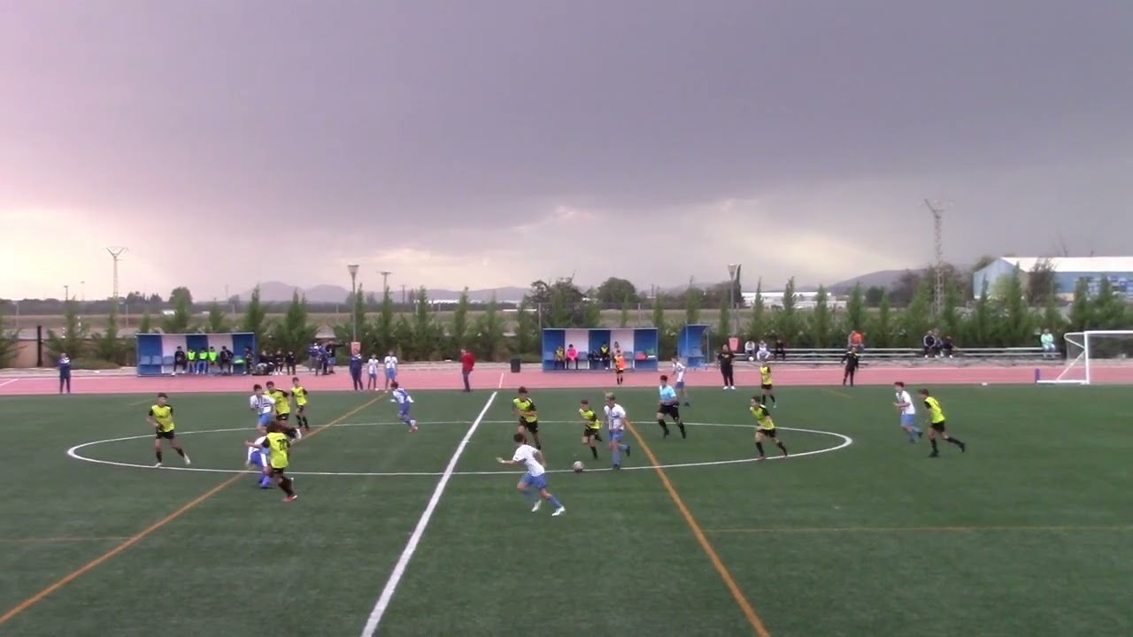 Explora el campo de fútbol de Santa Fe en Granada