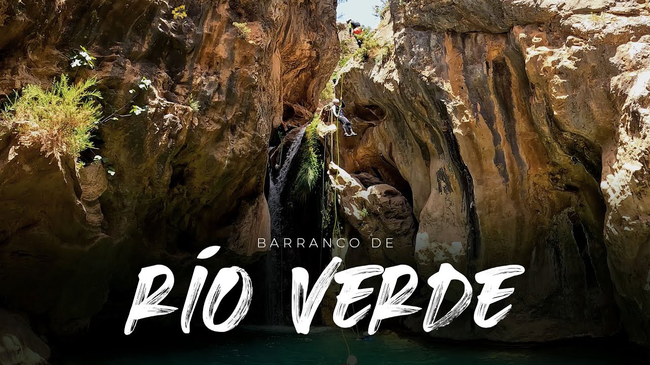 Explora las maravillas del barranquismo en Río Verde, Granada